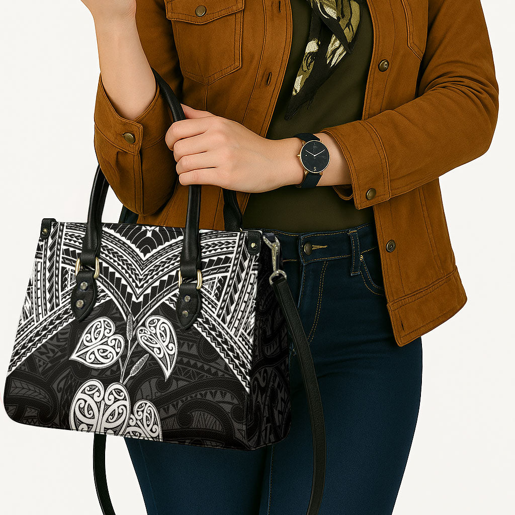 Black New Zealand Kawakawa Maori Ngaru Leather Bag