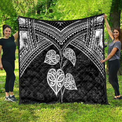Black New Zealand Kawakawa Maori Ngaru Quilt