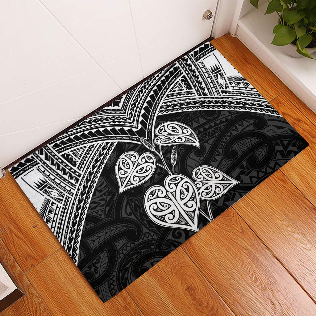 Black New Zealand Kawakawa Maori Ngaru Rubber Doormat
