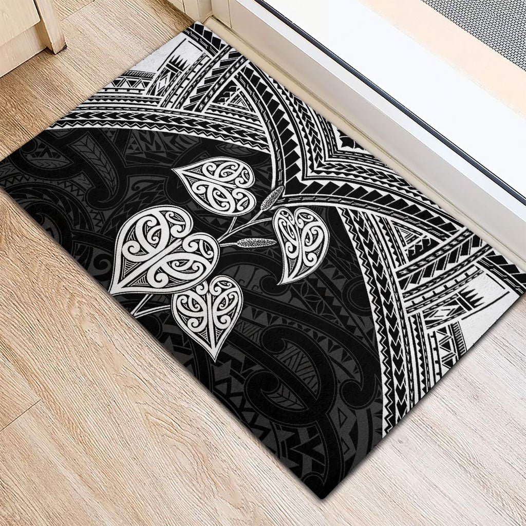 Black New Zealand Kawakawa Maori Ngaru Rubber Doormat