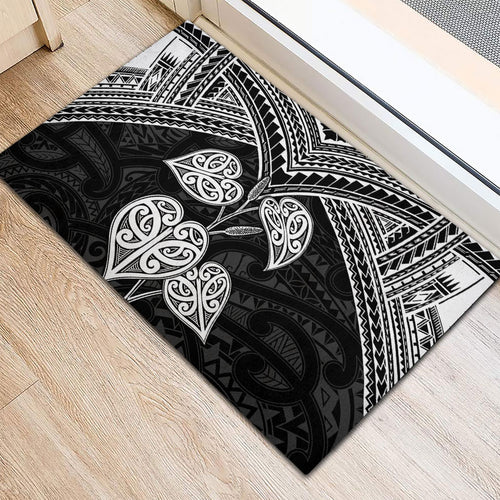 Black New Zealand Kawakawa Maori Ngaru Rubber Doormat