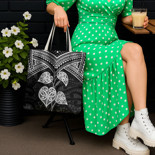 Black New Zealand Kawakawa Maori Ngaru Tote Bag