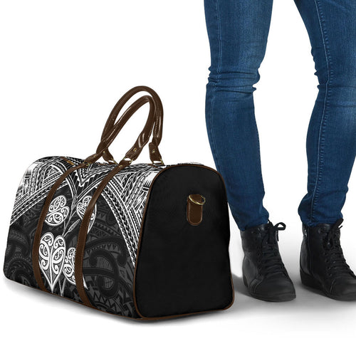 Black New Zealand Kawakawa Maori Ngaru Travel Bag