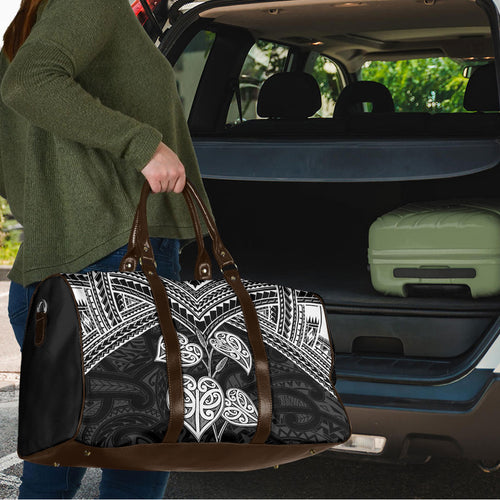 Black New Zealand Kawakawa Maori Ngaru Travel Bag