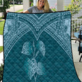 Cyan New Zealand Kawakawa Maori Ngaru Quilt