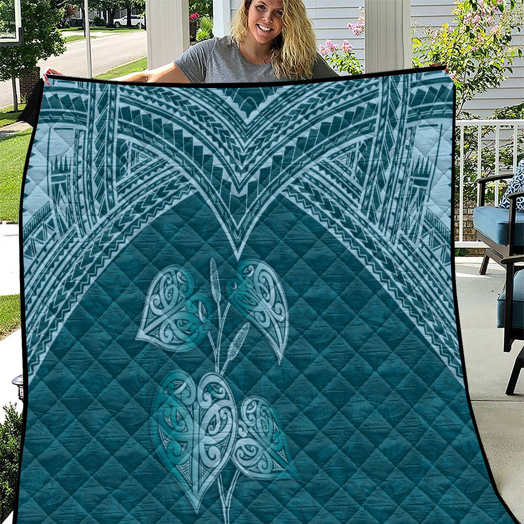 Cyan New Zealand Kawakawa Maori Ngaru Quilt