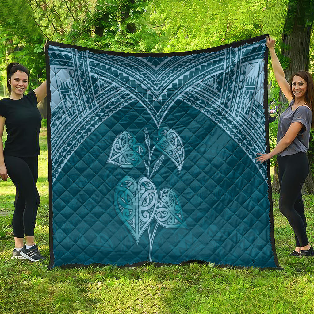 Cyan New Zealand Kawakawa Maori Ngaru Quilt
