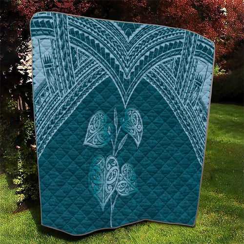Cyan New Zealand Kawakawa Maori Ngaru Quilt