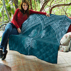 Cyan New Zealand Kawakawa Maori Ngaru Quilt