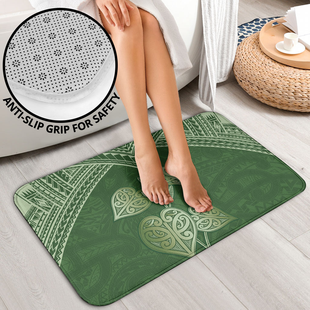 Green New Zealand Kawakawa Maori Ngaru Bathroom Set