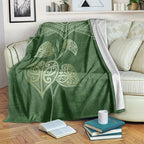 Green New Zealand Kawakawa Maori Ngaru Blanket