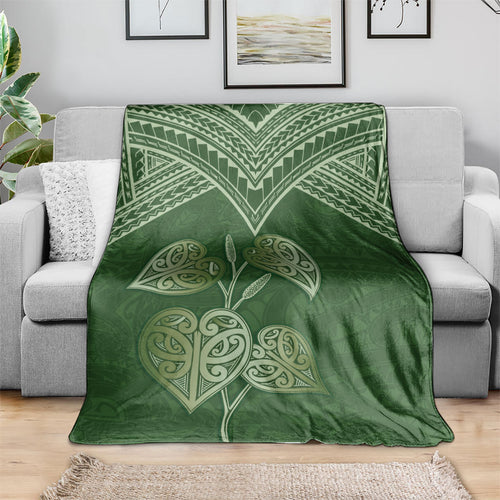 Green New Zealand Kawakawa Maori Ngaru Blanket