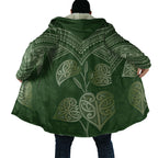 Green New Zealand Kawakawa Maori Ngaru Cloak