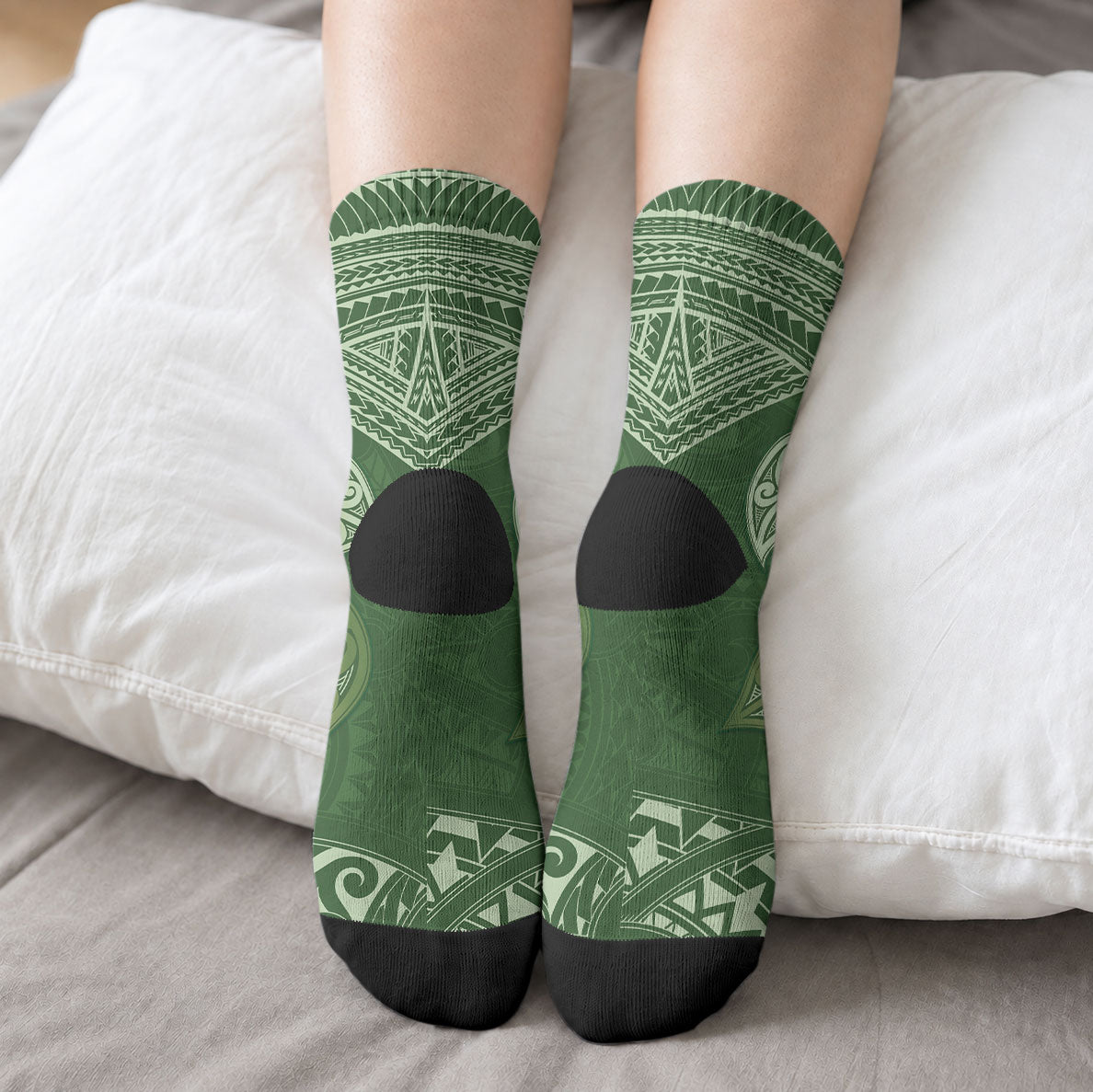 Green New Zealand Kawakawa Maori Ngaru Crew Socks