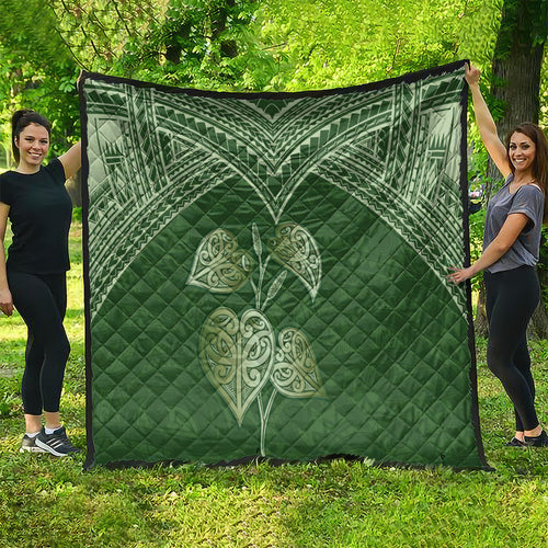 Green New Zealand Kawakawa Maori Ngaru Quilt