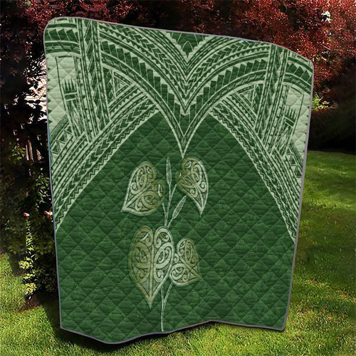 Green New Zealand Kawakawa Maori Ngaru Quilt