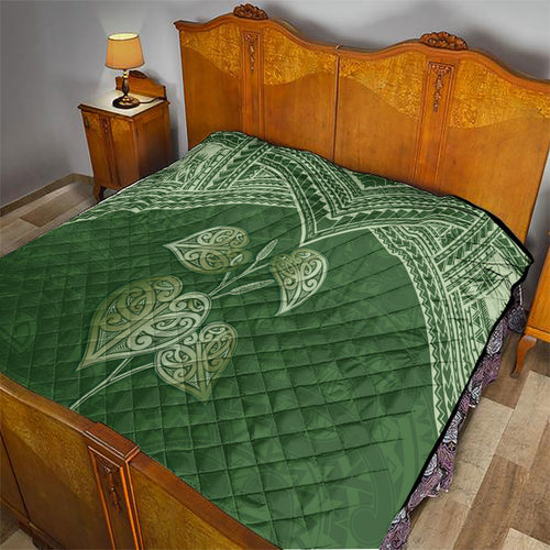 Green New Zealand Kawakawa Maori Ngaru Quilt