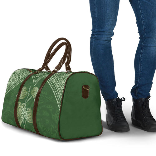 Green New Zealand Kawakawa Maori Ngaru Travel Bag