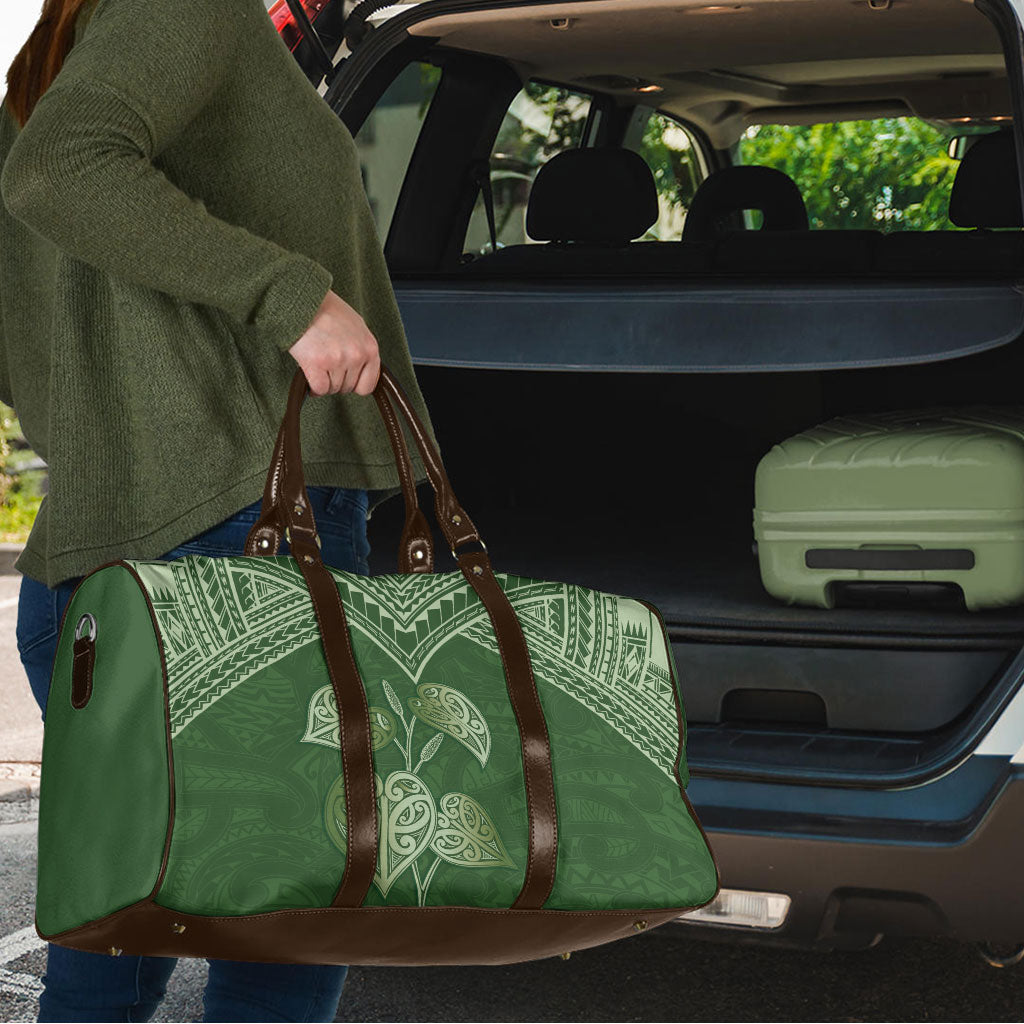 Green New Zealand Kawakawa Maori Ngaru Travel Bag