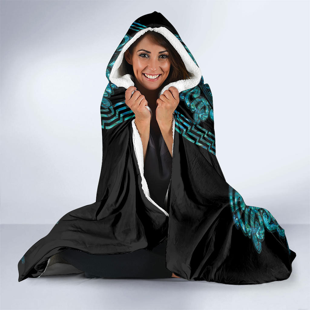 Maori Language Week Hooded Blanket Kia Mau Ki To Ukaipo Paua Shell Color