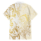 Gold And White Aoteara Horse Racing Family Matching Short Sleeve Bodycon Dress and Hawaiian Shirt NZ Maori Pattern