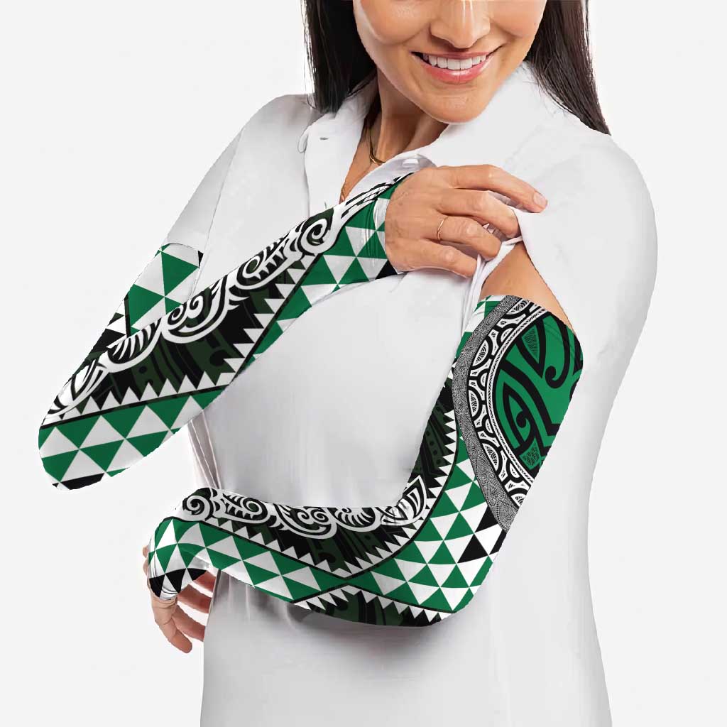 Green Aotearoa Niho Taniwha Arm Sleeves Maori Mythology Tooth - Taniko Motifs - Aussie Hoodie