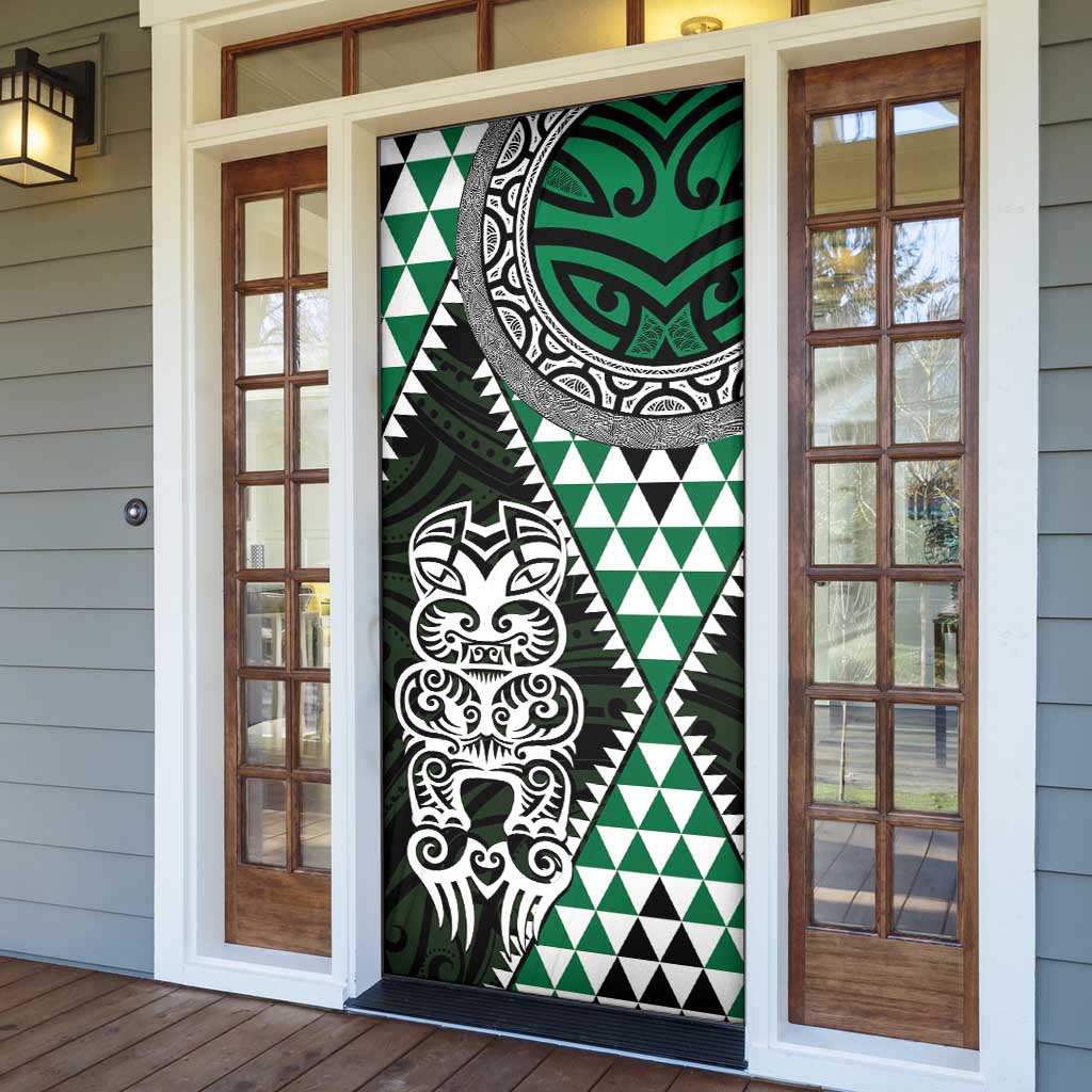 Green Aotearoa Niho Taniwha Door Cover Maori Mythology Tooth - Taniko Motifs - Aussie Hoodie