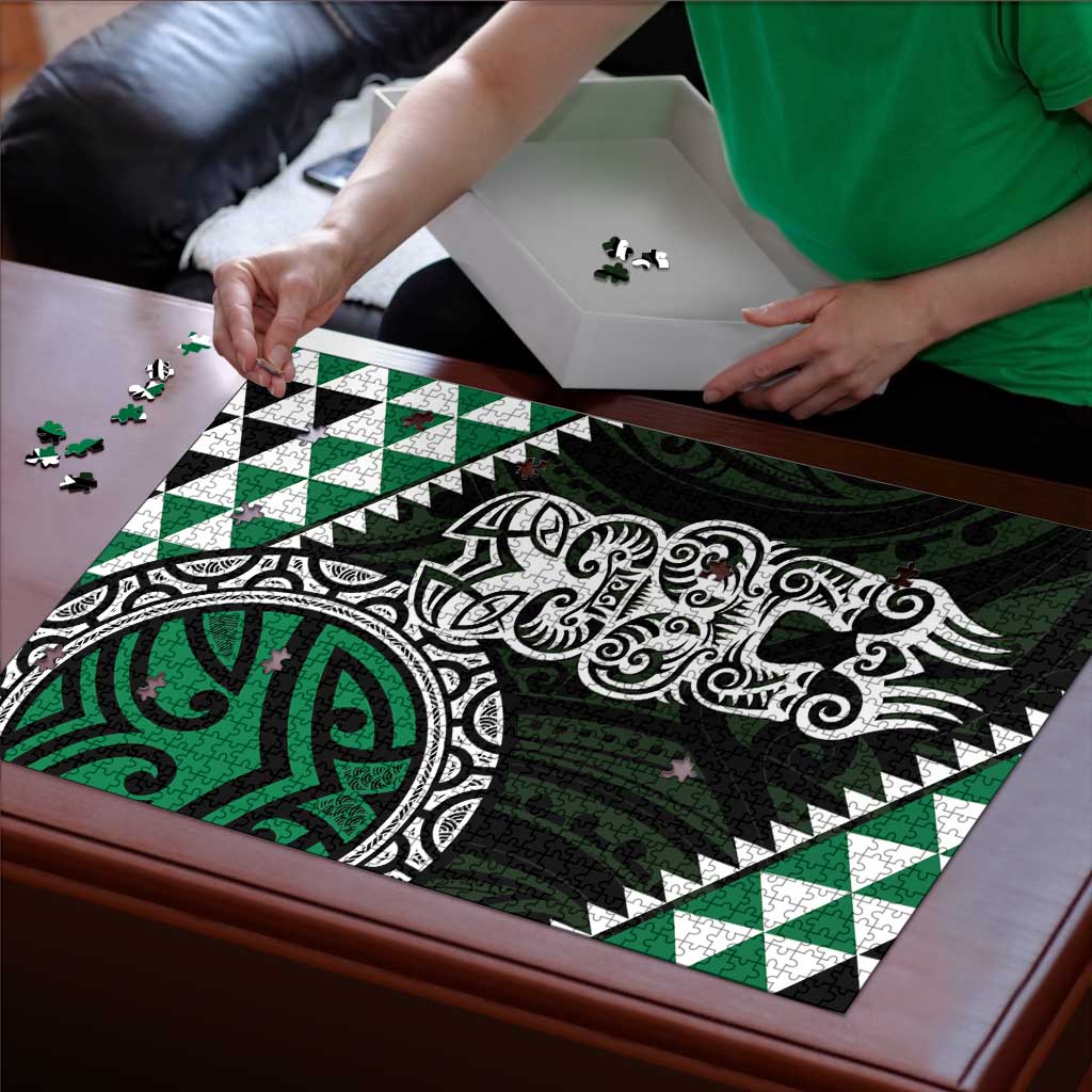 Green Aotearoa Niho Taniwha Puzzle Maori Mythology Tooth - Taniko Motifs - Aussie Hoodie