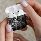 New Zealand Lizard AirPods Case Silver Fern Aotearoa Maori - Aussie Hoodie