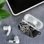 New Zealand Lizard AirPods Case Silver Fern Aotearoa Maori - Aussie Hoodie