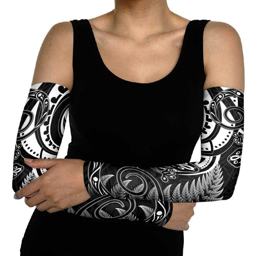 New Zealand Lizard Arm Sleeves Silver Fern Aotearoa Maori - Aussie Hoodie