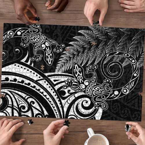 New Zealand Lizard Puzzle Silver Fern Aotearoa Maori - Aussie Hoodie