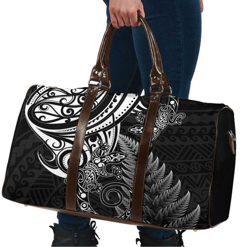 New Zealand Lizard Travel Bag Silver Fern Aotearoa Maori - Aussie Hoodie