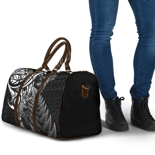 New Zealand Lizard Travel Bag Silver Fern Aotearoa Maori - Aussie Hoodie