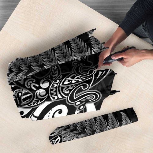 New Zealand Lizard Umbrella Silver Fern Aotearoa Maori - Aussie Hoodie