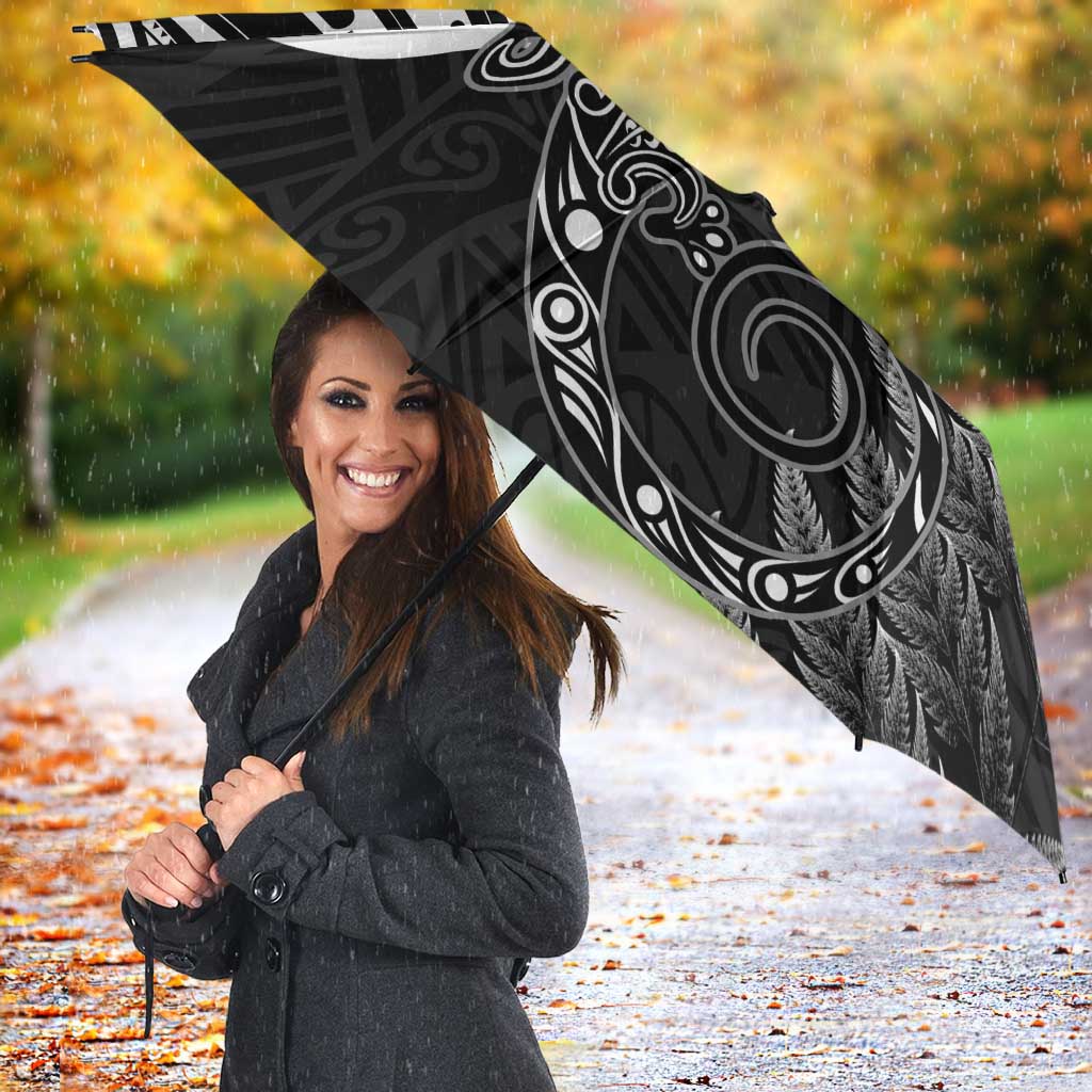 New Zealand Lizard Umbrella Silver Fern Aotearoa Maori - Aussie Hoodie