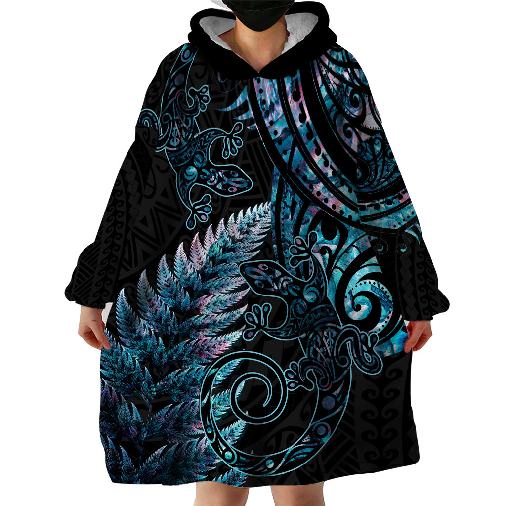 New Zealand Lizard Wearable Blanket Hoodie Silver Fern Aotearoa Maori With Paua Shell