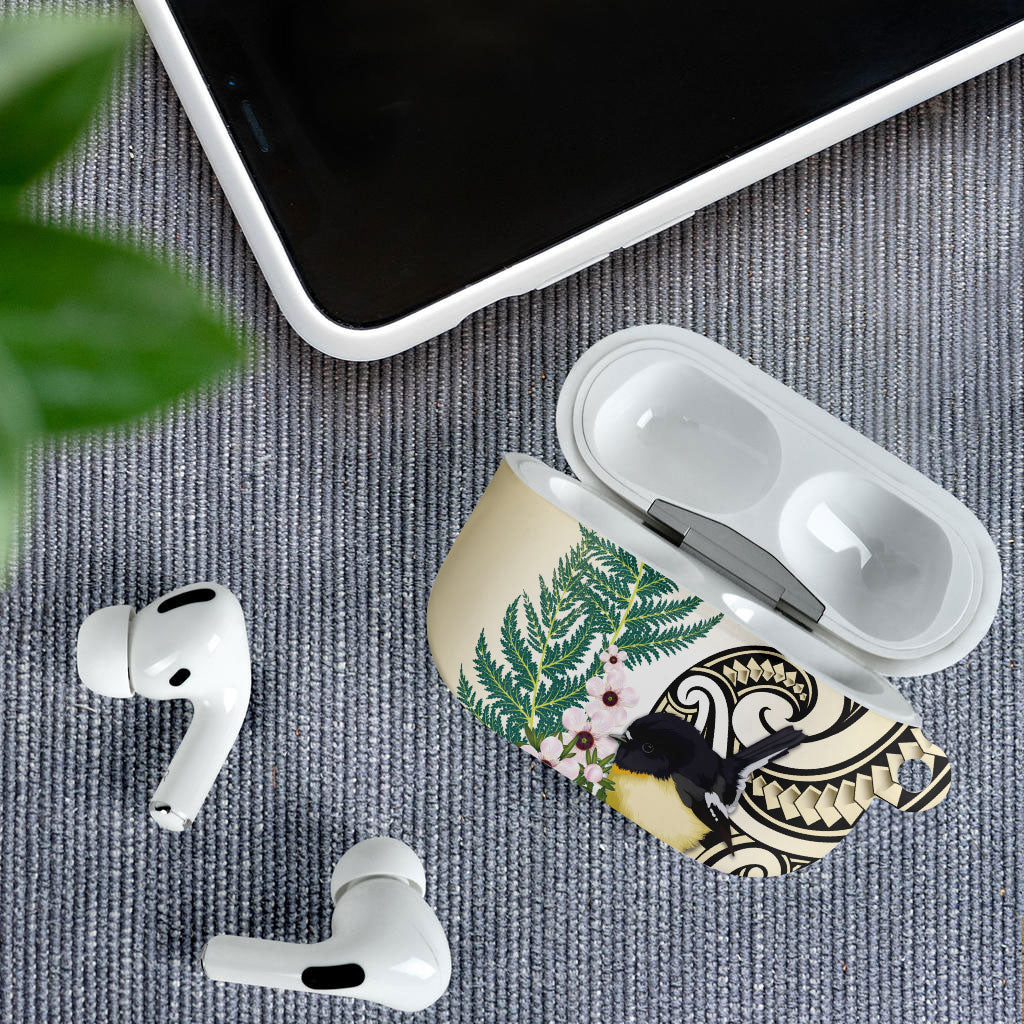 Endemic Tomtit New Zealand AirPods Case Miromiro Manuka Silver Fern Maori Pattern
