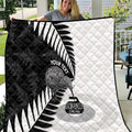New Zealand Silver Fern Curling Personalised Quilt Aotearoa Kiwi Ponga Black White Version - Aussie Hoodie