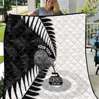 New Zealand Silver Fern Curling Personalised Quilt Aotearoa Kiwi Ponga Black White Version - Aussie Hoodie