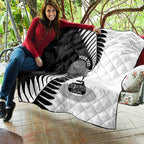 New Zealand Silver Fern Curling Personalised Quilt Aotearoa Kiwi Ponga Black White Version - Aussie Hoodie