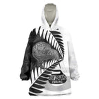 New Zealand Silver Fern Curling Personalised Wearable Blanket Hoodie Aotearoa Kiwi Ponga Black White Version - Aussie Hoodie
