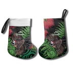 Meri Kirihimete New Zealand Christmas Stocking Piwakawaka Koru Fern Mix Pohutukawa - Aussie Hoodie