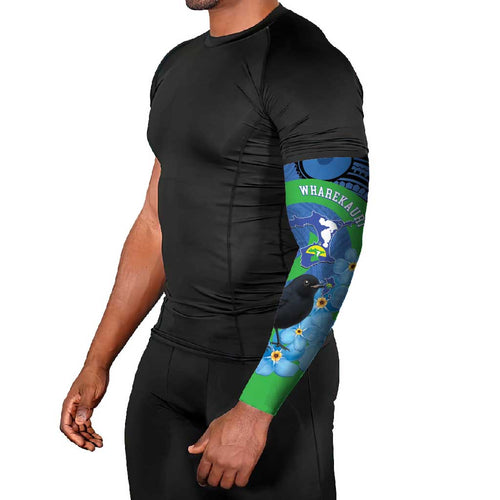New Zealand Chatham Islands Arm Sleeves Wharekauri Forget Me Not With Black Robin - Aussie Hoodie