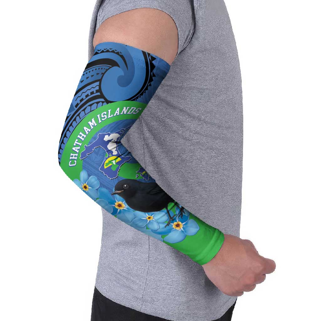 New Zealand Chatham Islands Arm Sleeves Wharekauri Forget Me Not With Black Robin - Aussie Hoodie