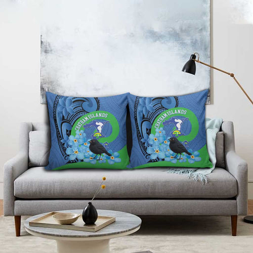 New Zealand Chatham Islands Pillow Cover Wharekauri Forget Me Not With Black Robin - Aussie Hoodie