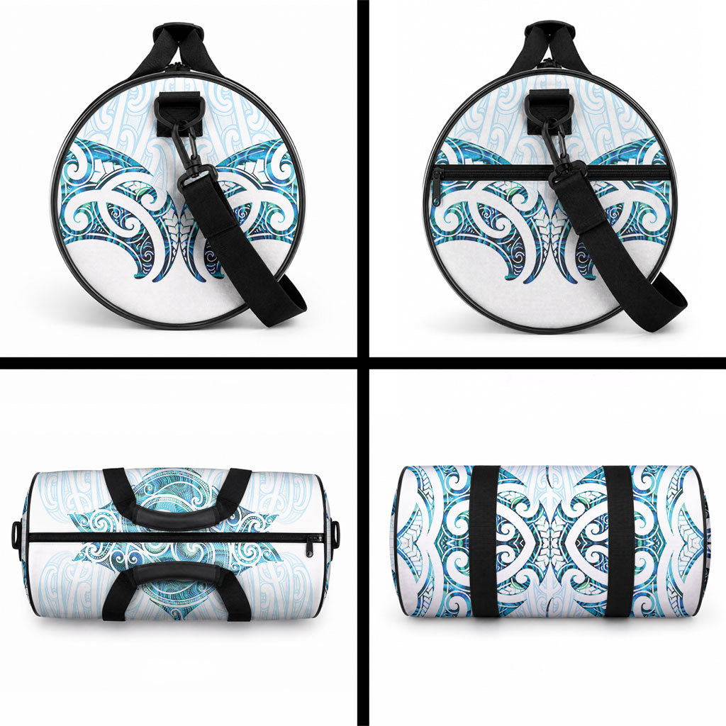 New Zealand Manta Ray Tattoo Duffle Bag Aotearoa Maori Haehae Paua Shell