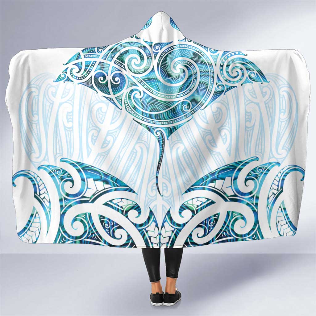 New Zealand Manta Ray Tattoo Hooded Blanket Aotearoa Maori Haehae Paua Shell - Aussie Hoodie