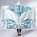 New Zealand Manta Ray Tattoo Hooded Blanket Aotearoa Maori Haehae Paua Shell - Aussie Hoodie