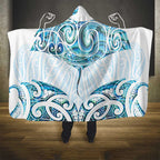 New Zealand Manta Ray Tattoo Hooded Blanket Aotearoa Maori Haehae Paua Shell - Aussie Hoodie